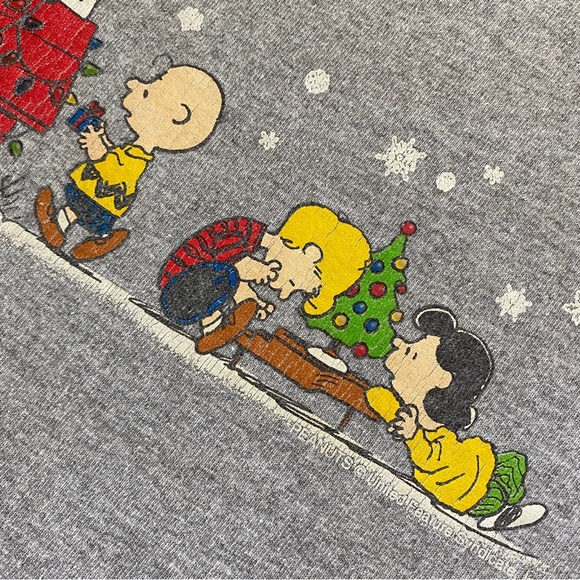 PEANUTS United Feature Syndicate Christmas Gray T-Shirt Men's Small - Picture 2 of 7